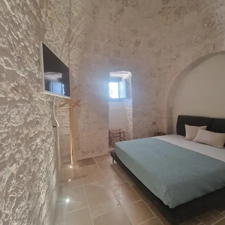 Guest house Trulli Aura Bianca 3*