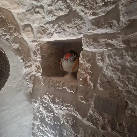 Trulli Aura Bianca 3*