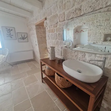 Trulli Aura Bianca 3* Alberobello